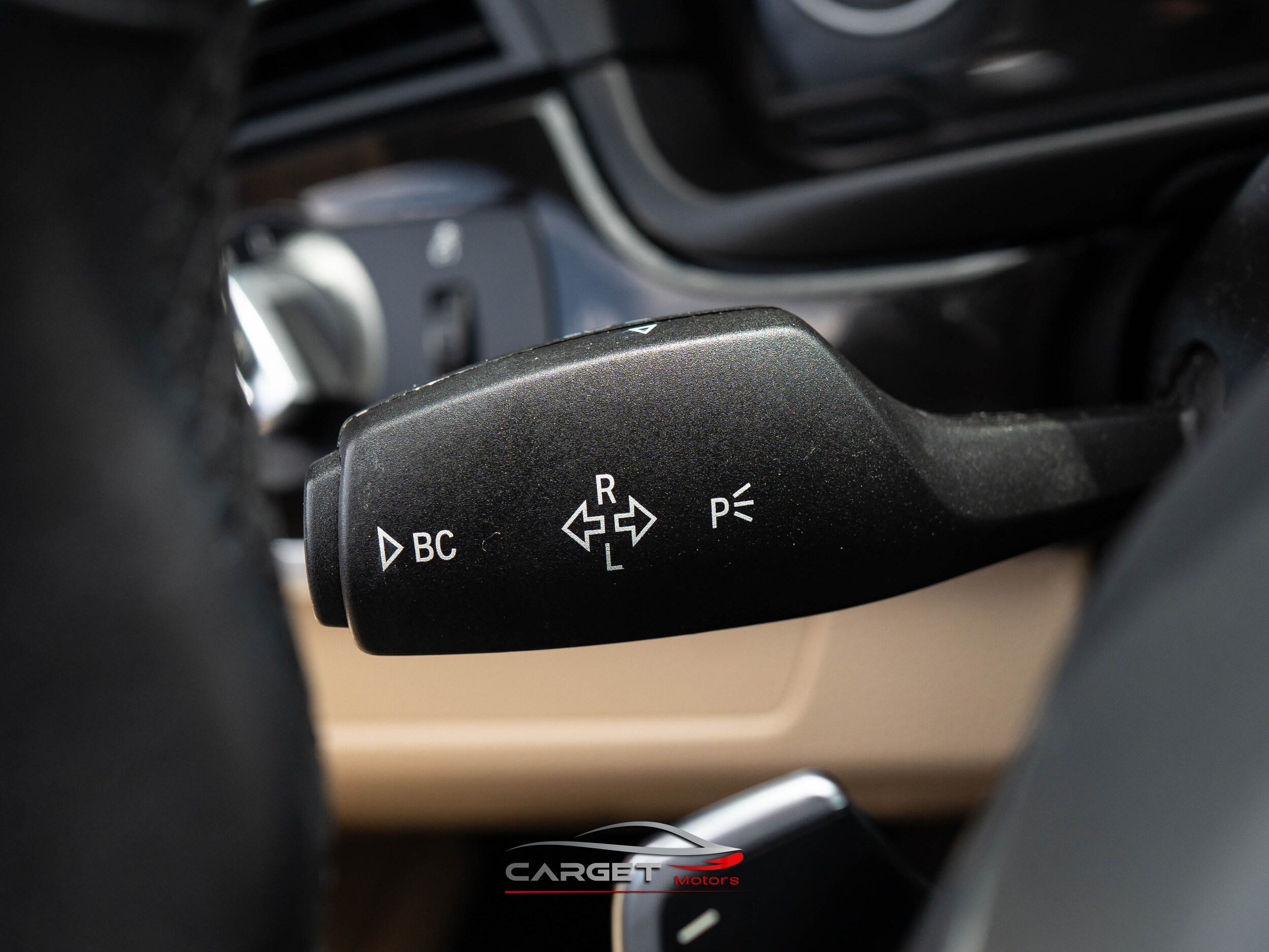 Vehicle image 36 of 52
