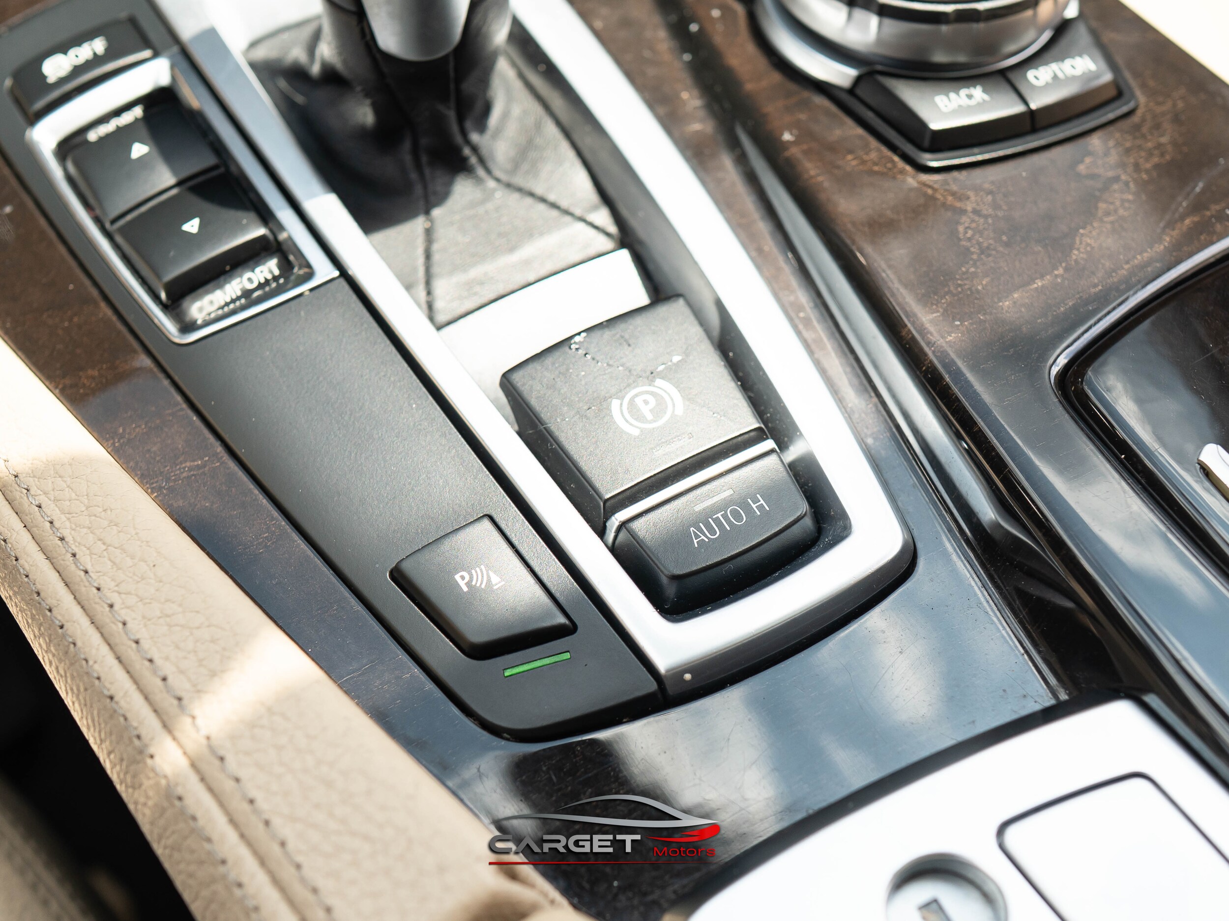 Vehicle image 49 of 52