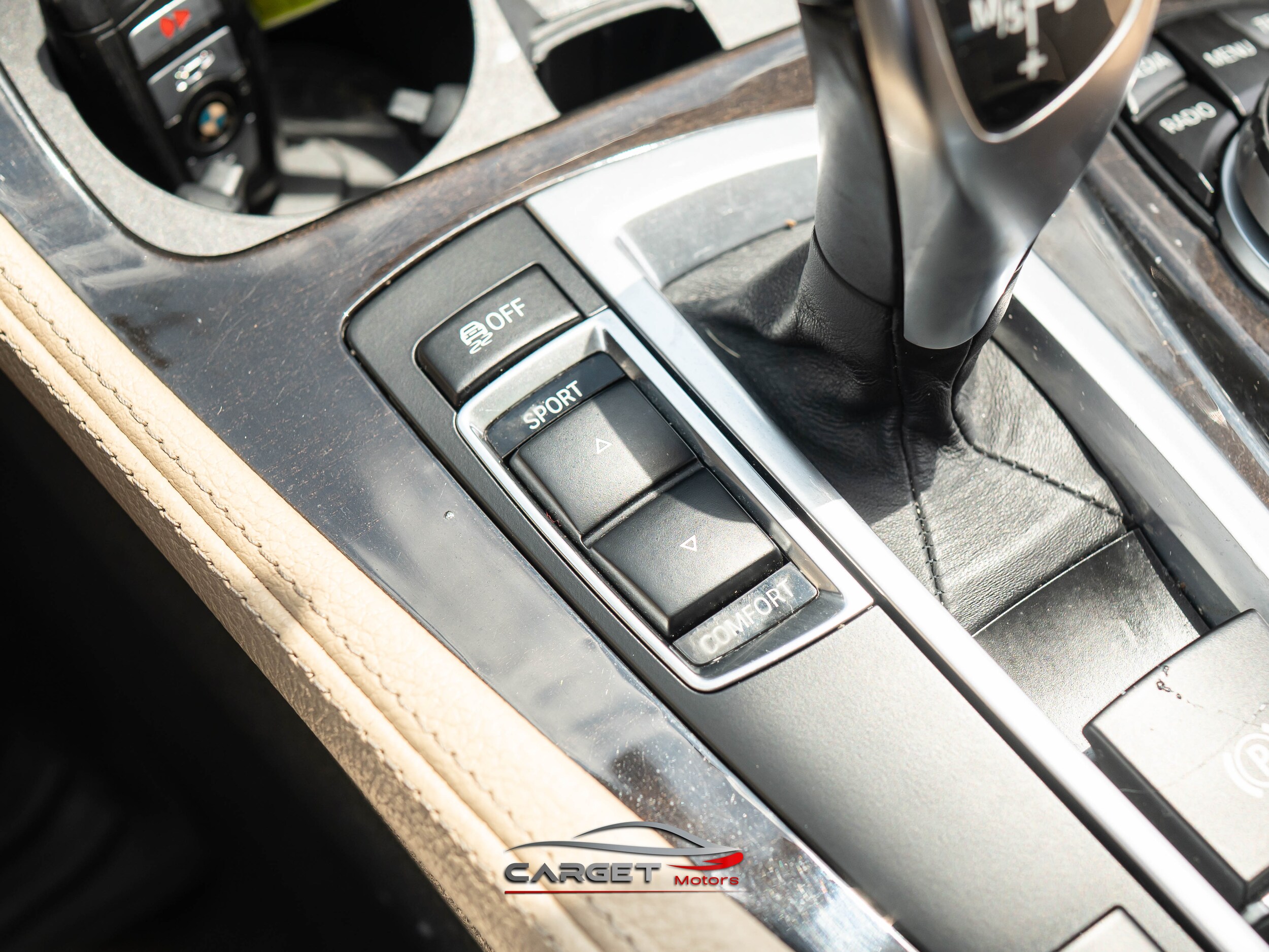 Vehicle image 42 of 52