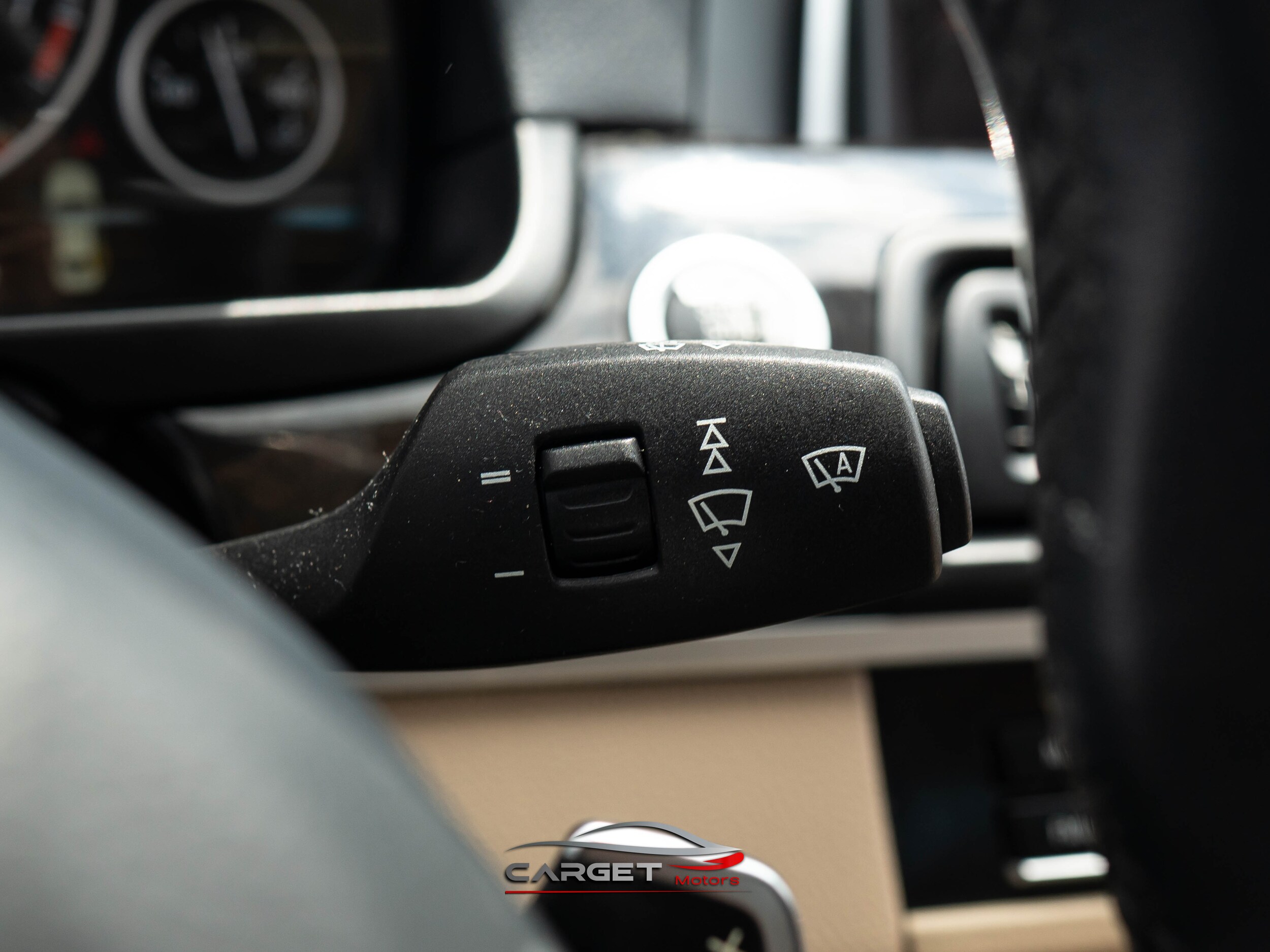 Vehicle image 37 of 52
