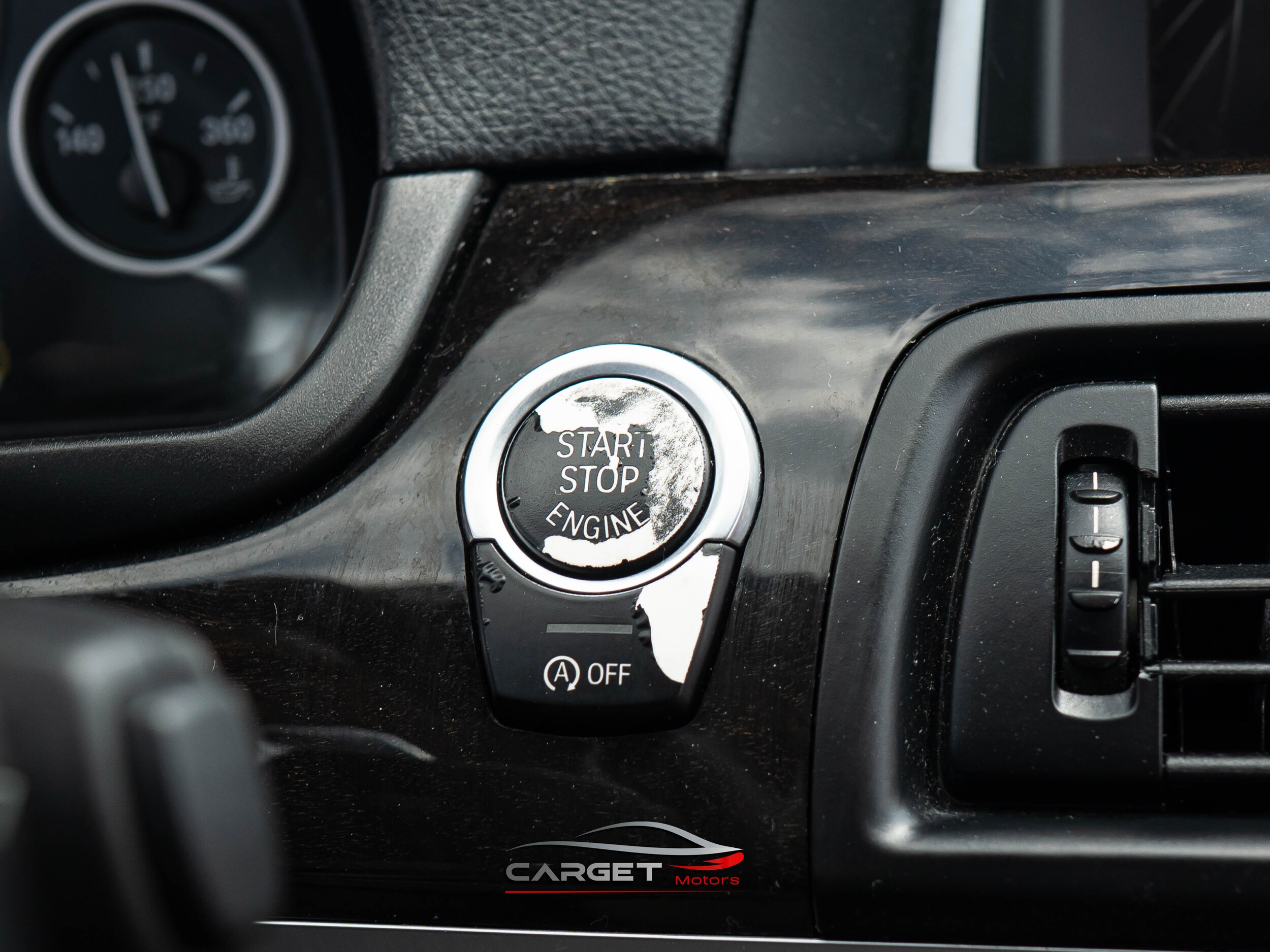 Vehicle image 48 of 52