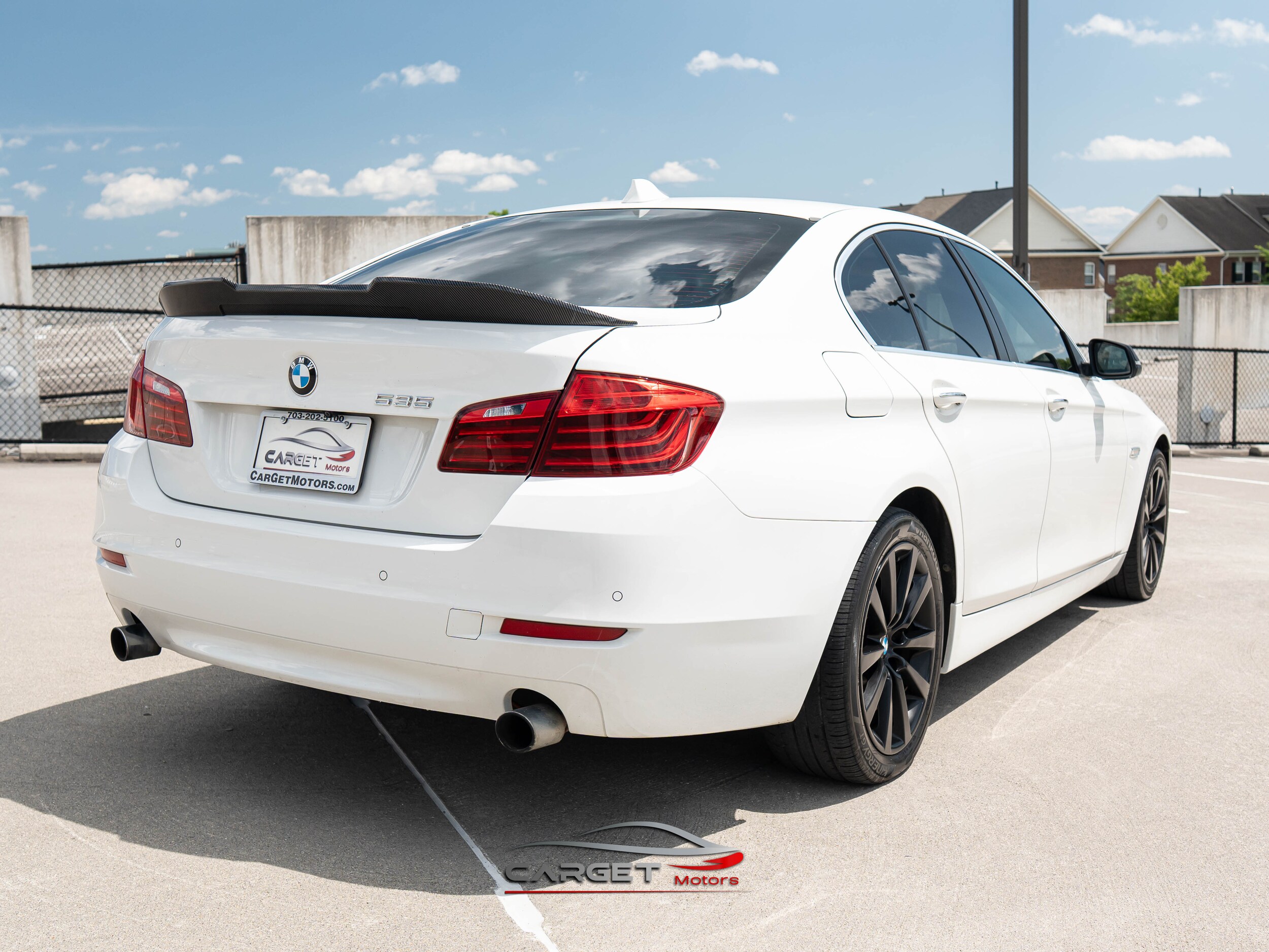 Vehicle image 4 of 52
