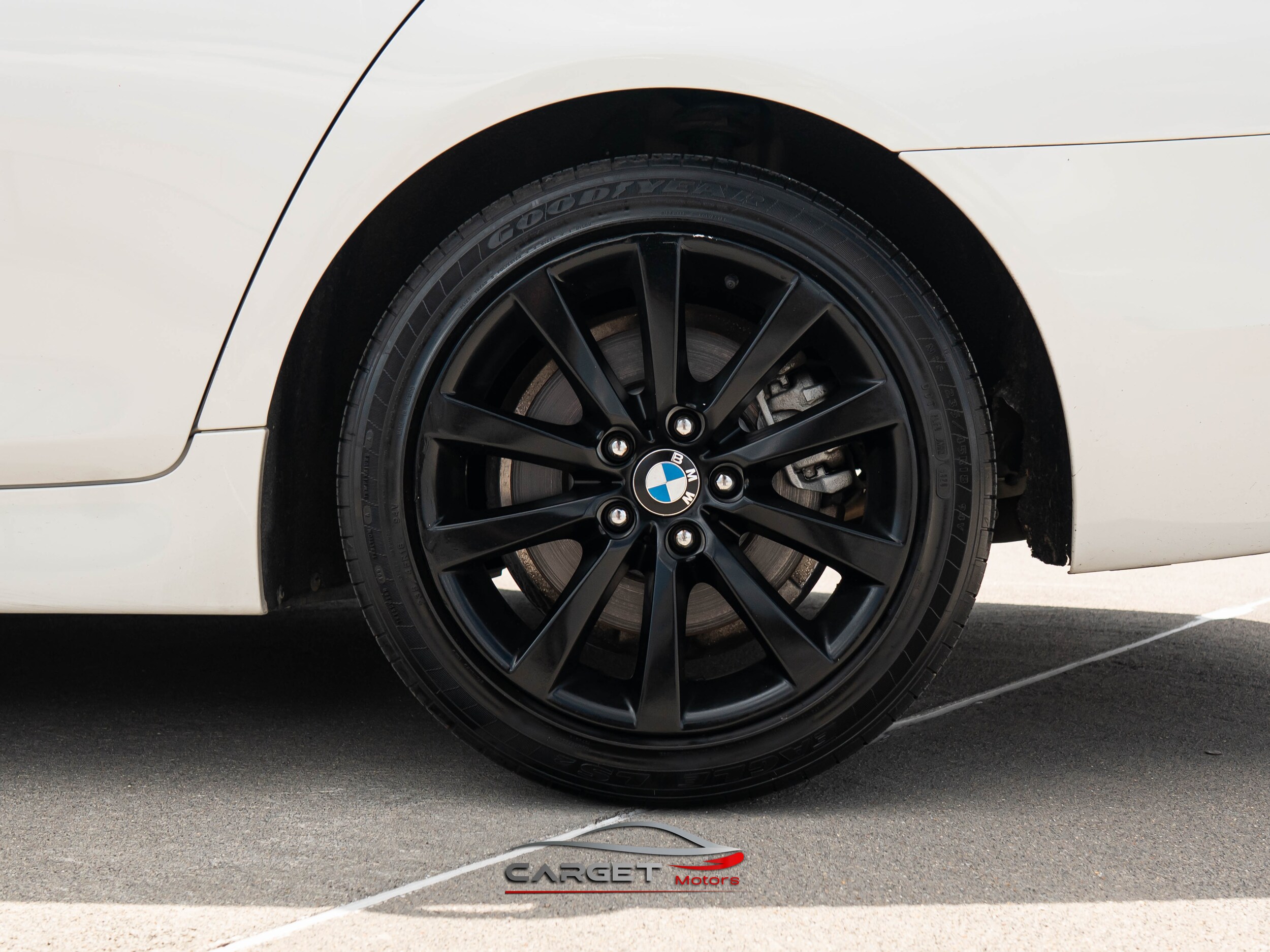Vehicle image 11 of 52