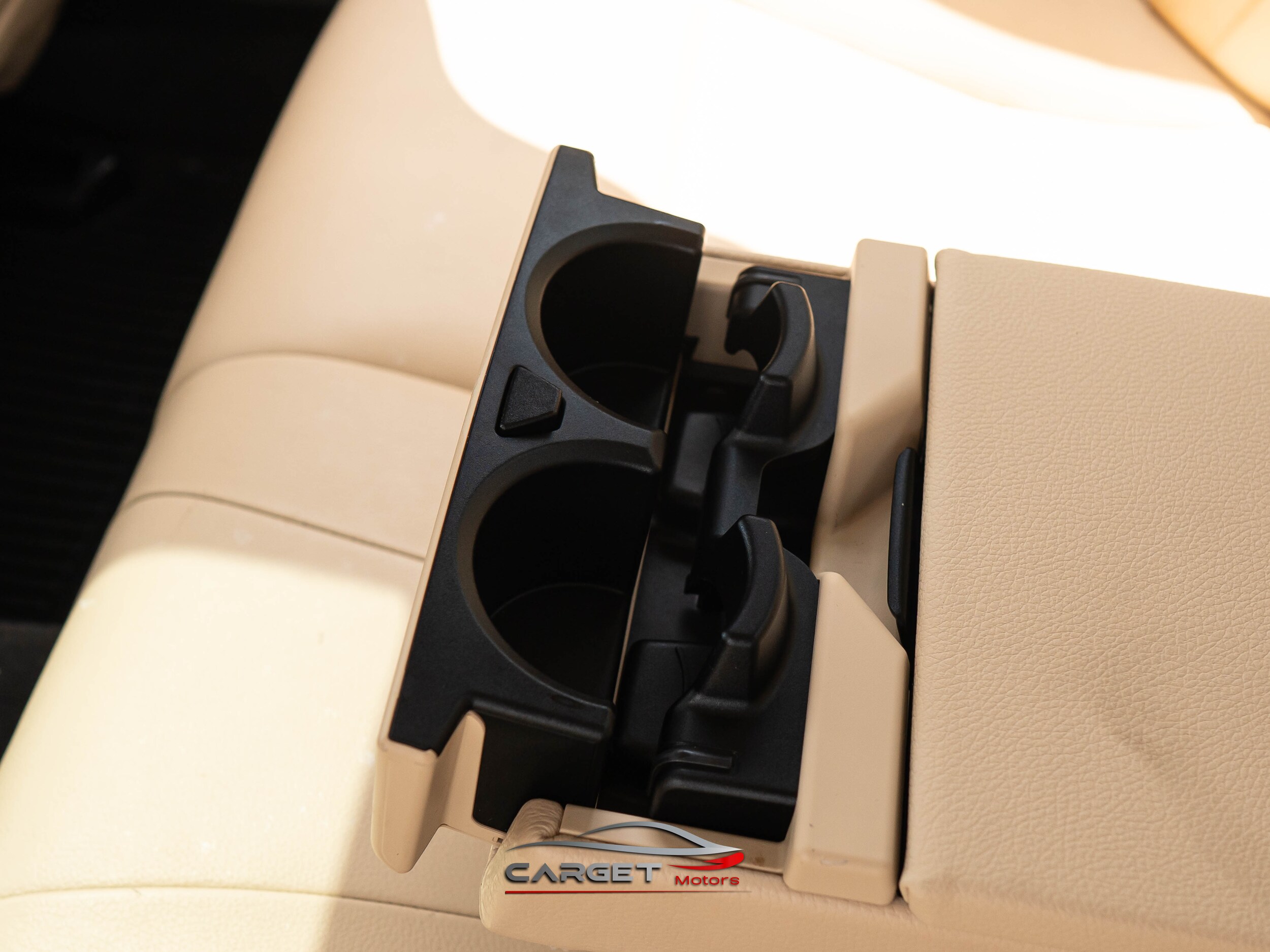Vehicle image 46 of 52