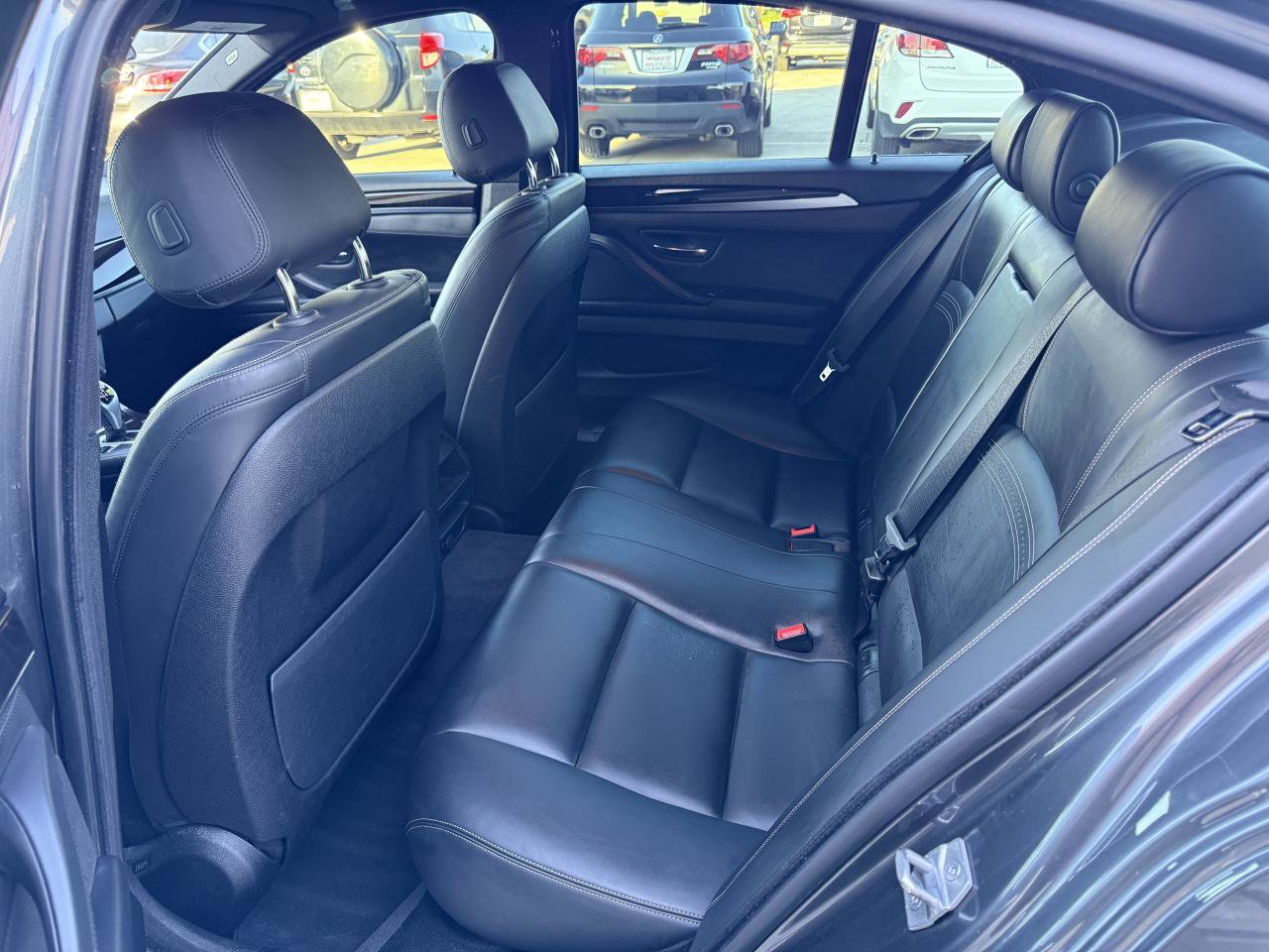 Vehicle image 14 of 27