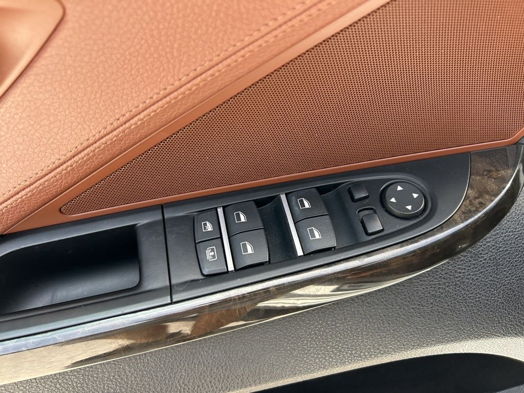 Vehicle image 38 of 50