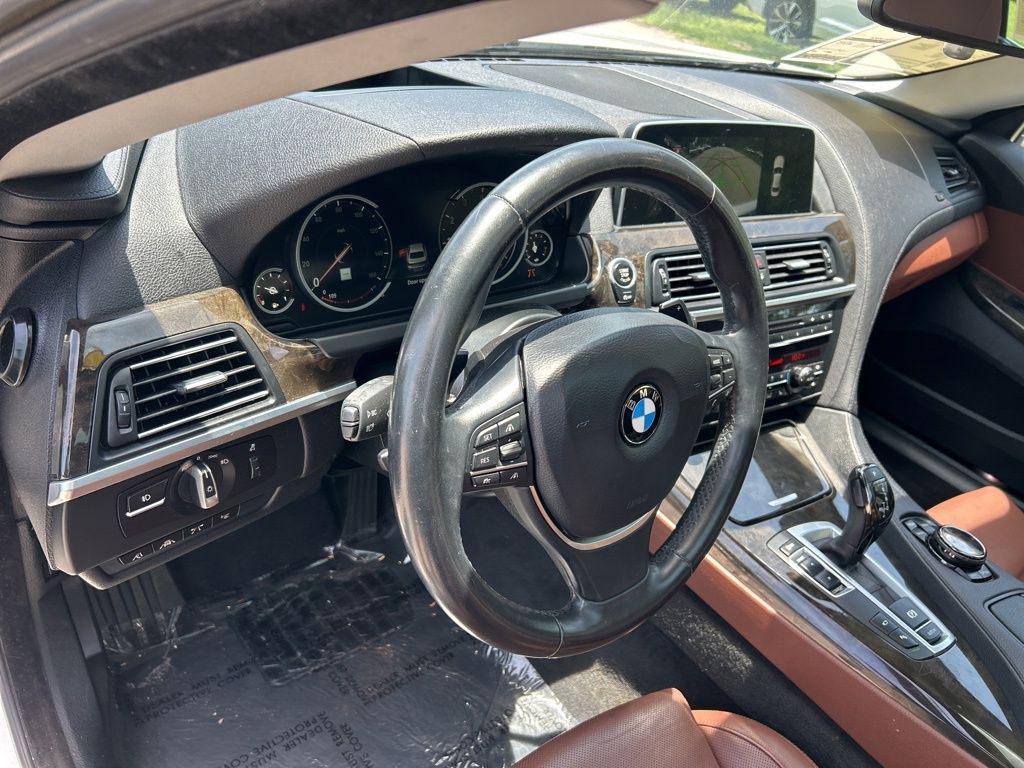 Vehicle image 19 of 50