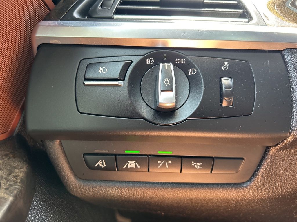 Vehicle image 46 of 50