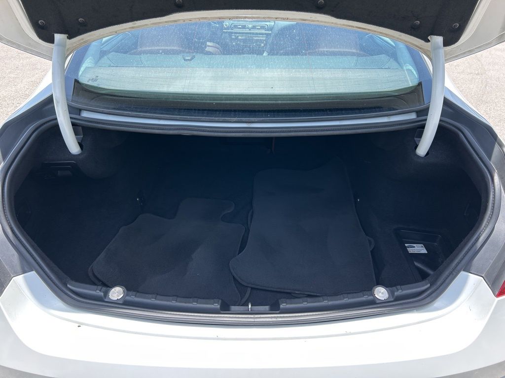 Vehicle image 11 of 50