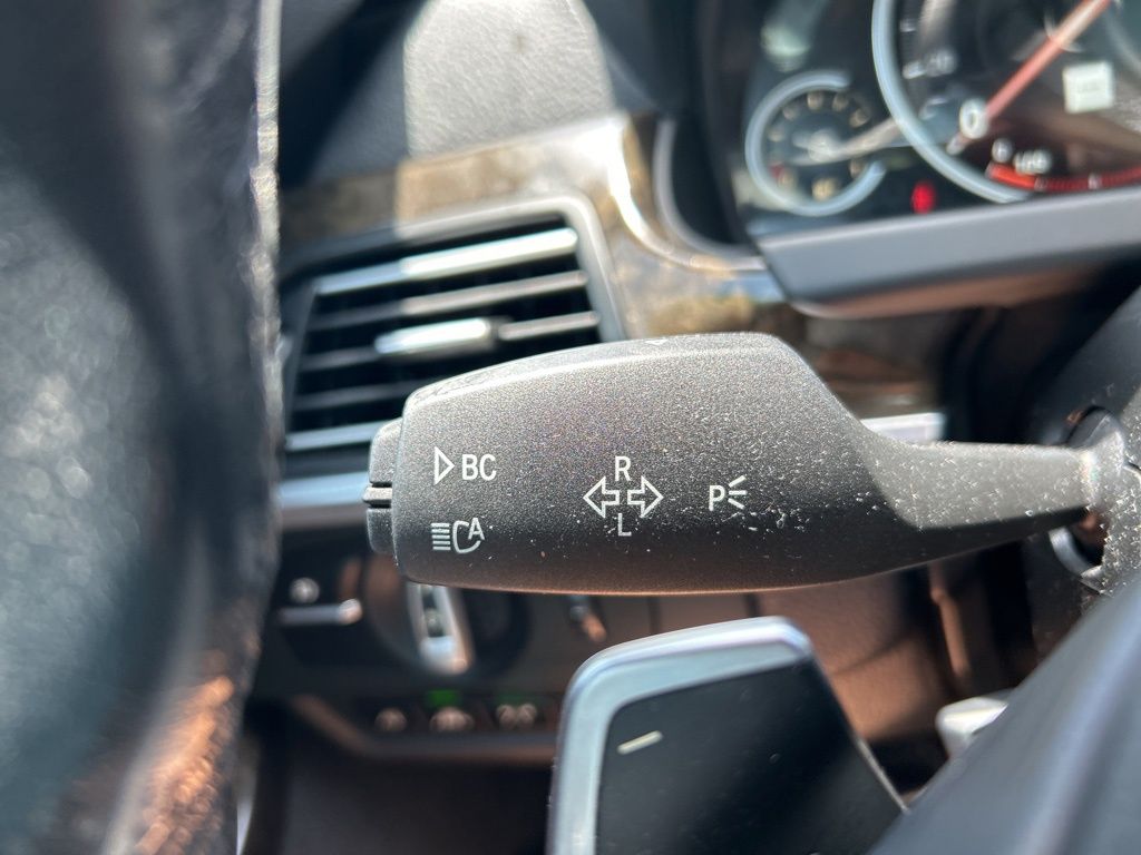 Vehicle image 36 of 50
