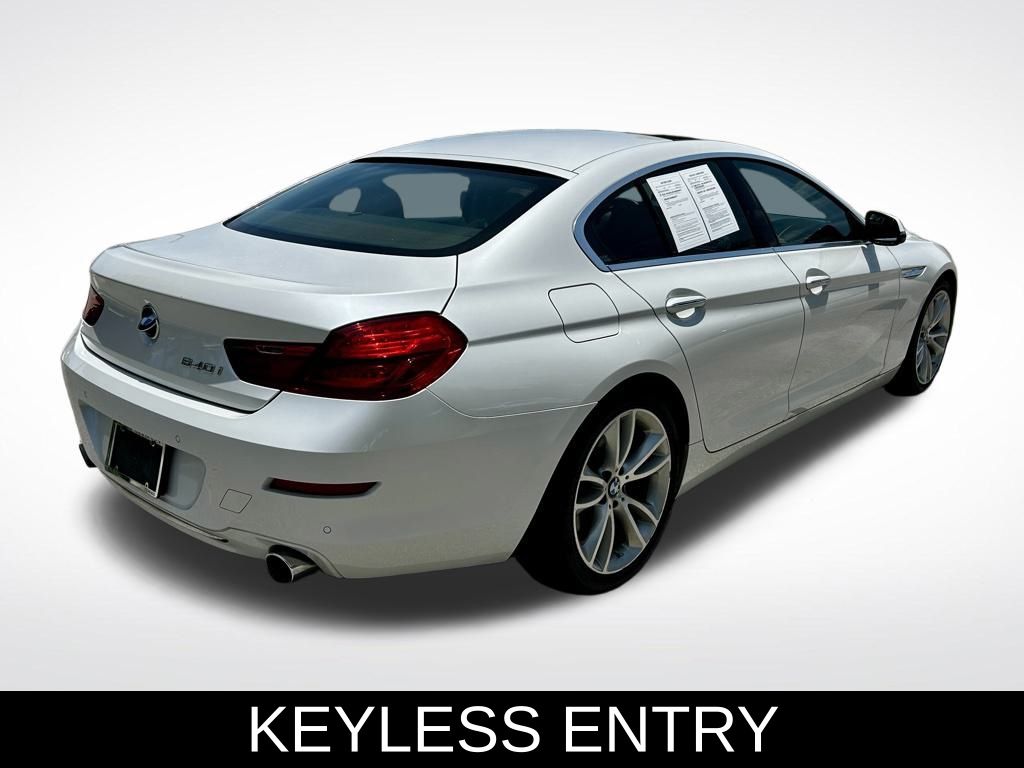 Vehicle image 5 of 50