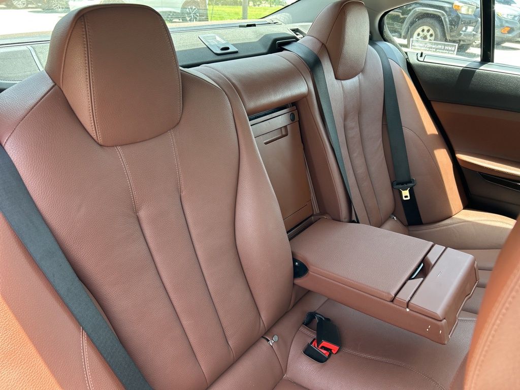 Vehicle image 13 of 50