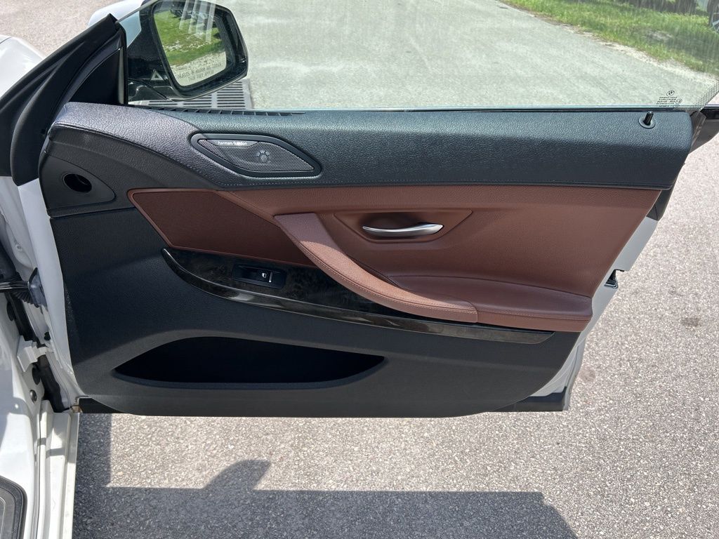 Vehicle image 48 of 50