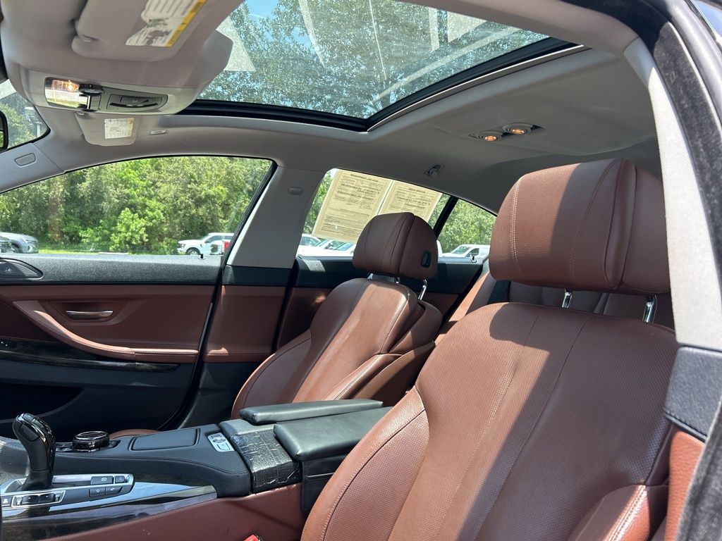 Vehicle image 16 of 50
