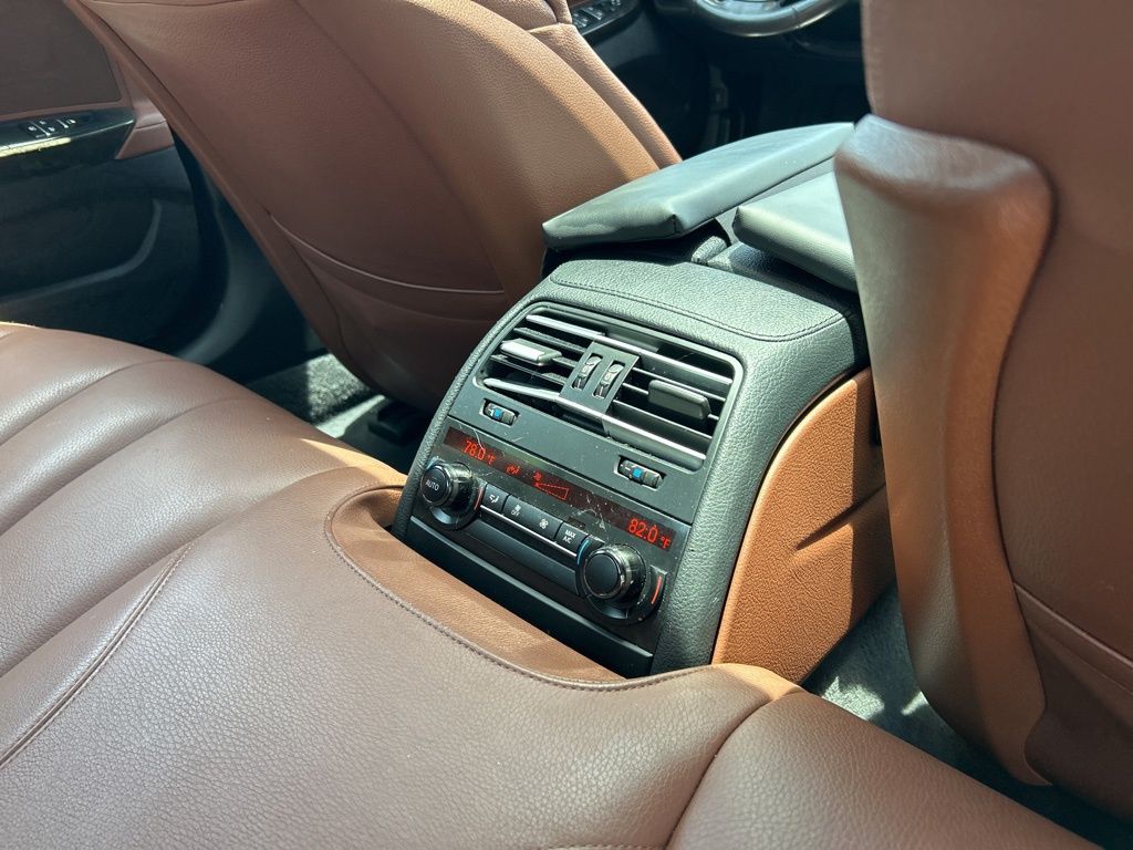 Vehicle image 43 of 50