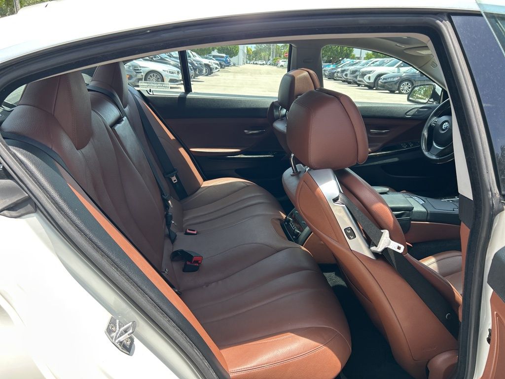 Vehicle image 15 of 50