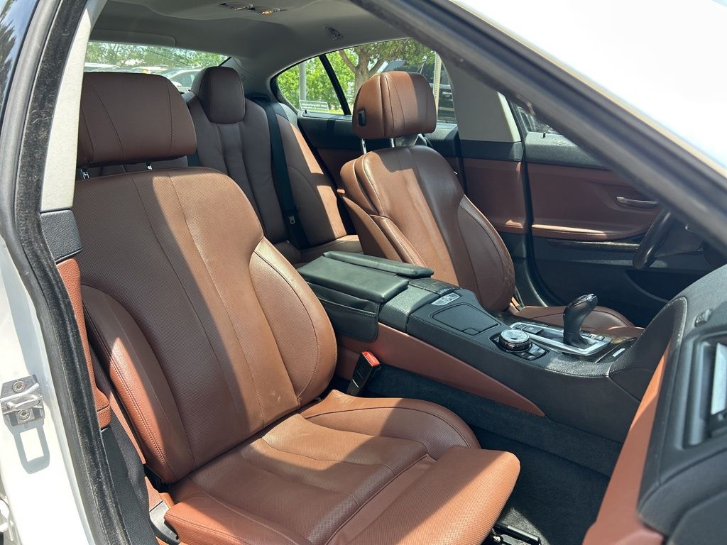 Vehicle image 12 of 50