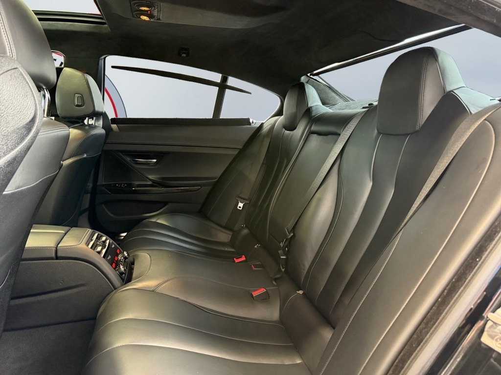 Vehicle image 11 of 20