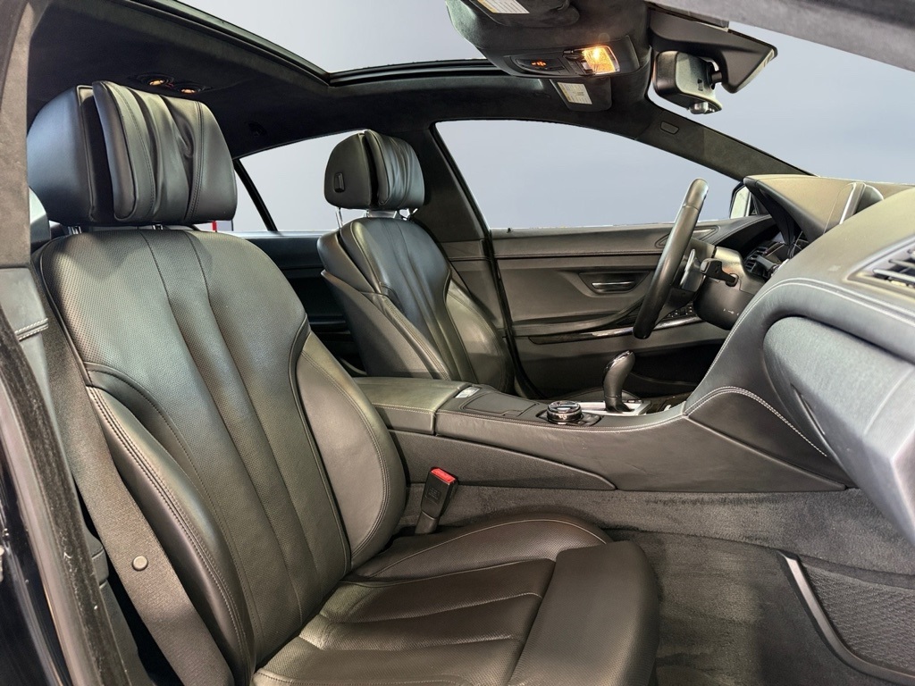 Vehicle image 12 of 20