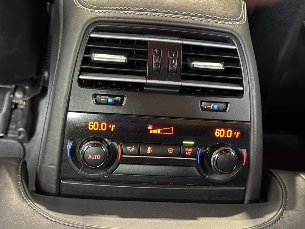 Vehicle image 18 of 20