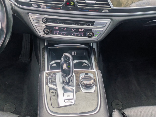 Vehicle image 18 of 30