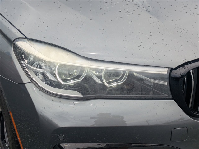 Vehicle image 9 of 30