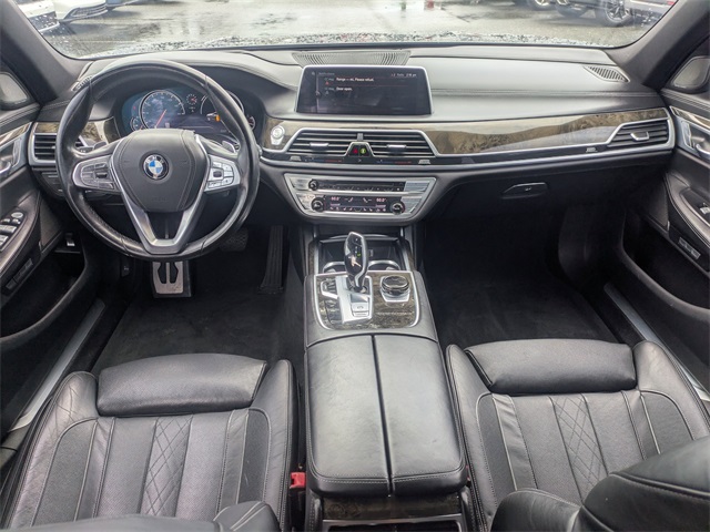 Vehicle image 14 of 30