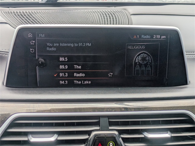 Vehicle image 22 of 30