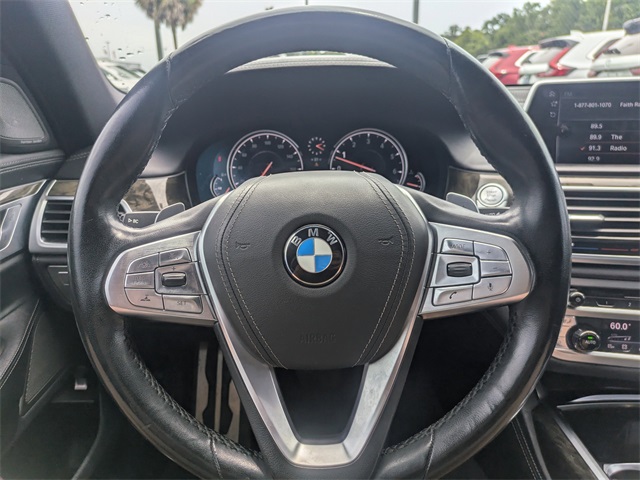 Vehicle image 25 of 30