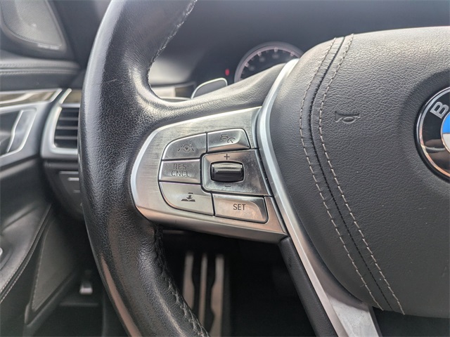 Vehicle image 27 of 30
