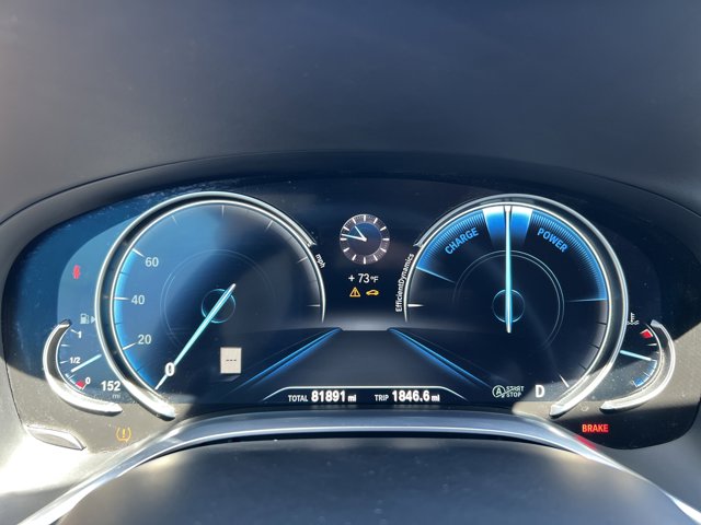 Vehicle image 21 of 33