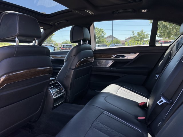Vehicle image 15 of 33