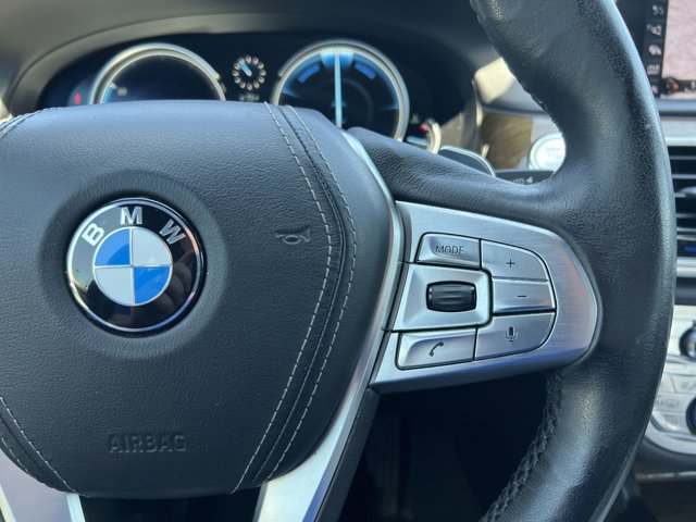 Vehicle image 19 of 33