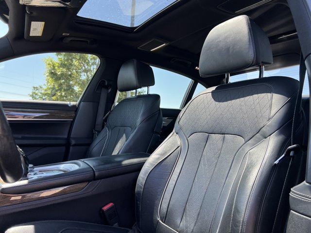 Vehicle image 13 of 33