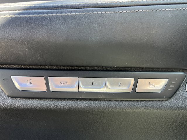 Vehicle image 28 of 33