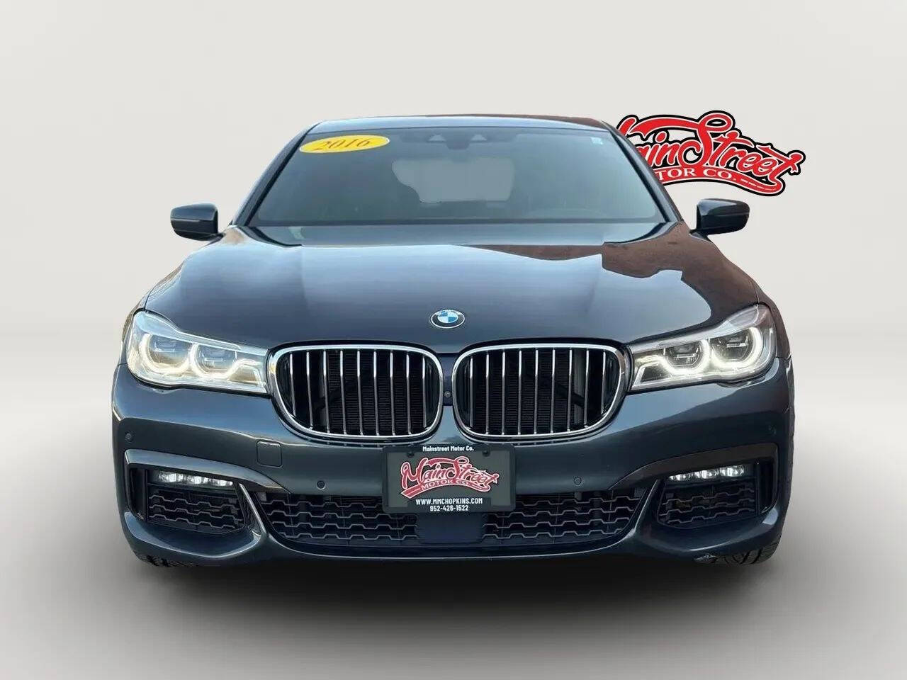 2016 BMW 7 Series 750i xDrive Image 2 of 39