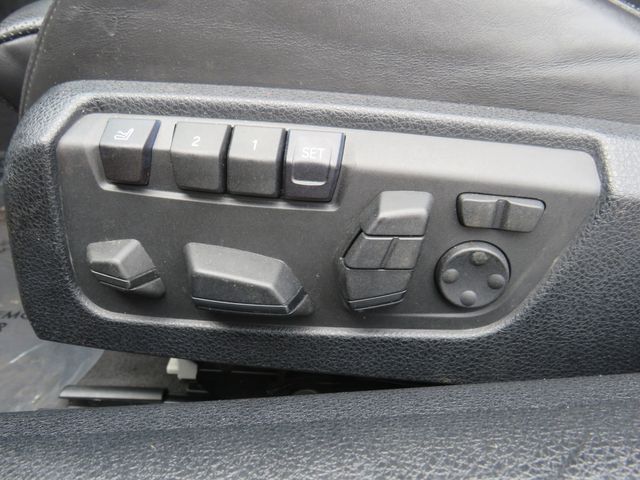 Vehicle image 8 of 27