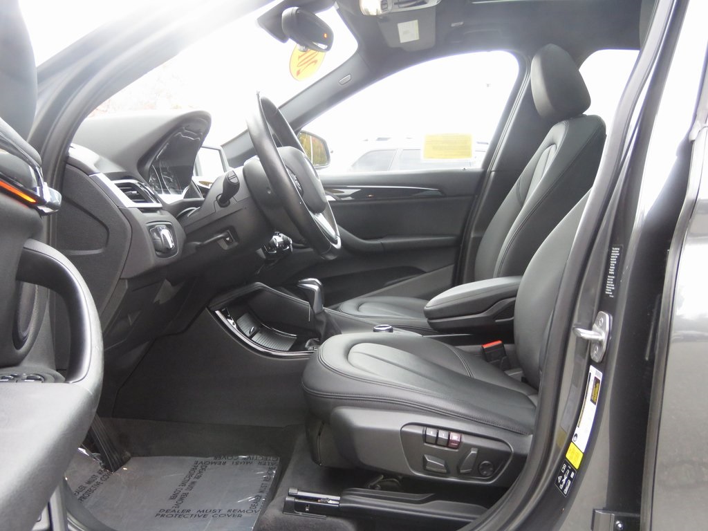 Vehicle image 11 of 28