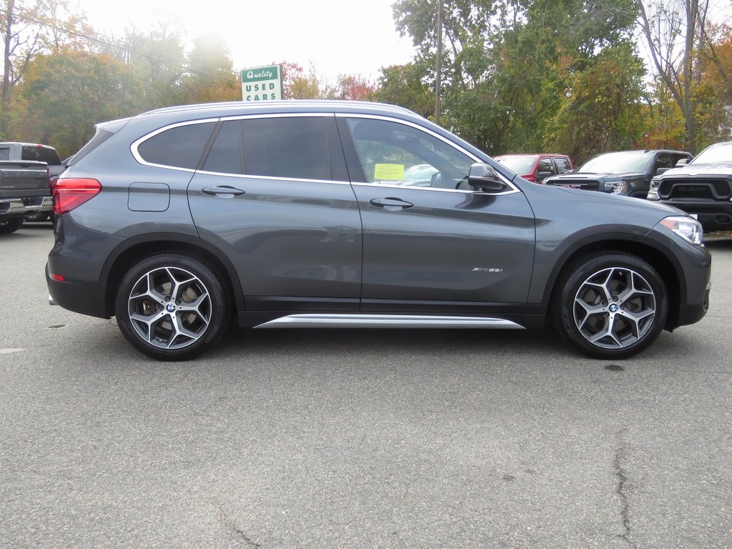 Vehicle image 7 of 28