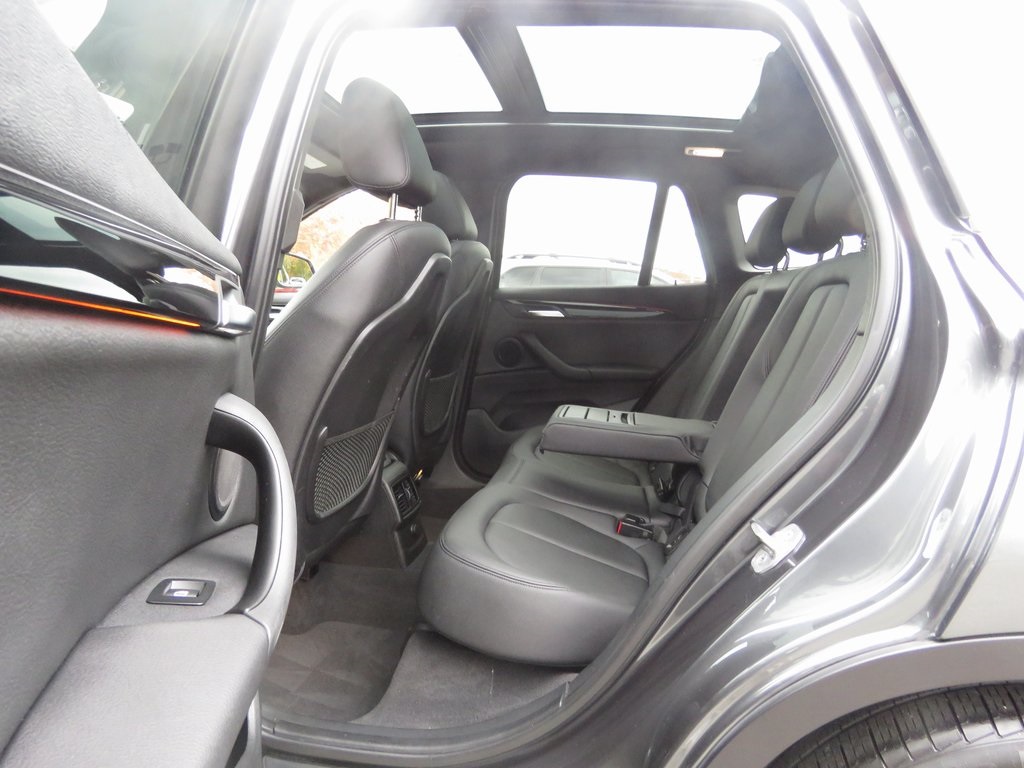Vehicle image 20 of 28