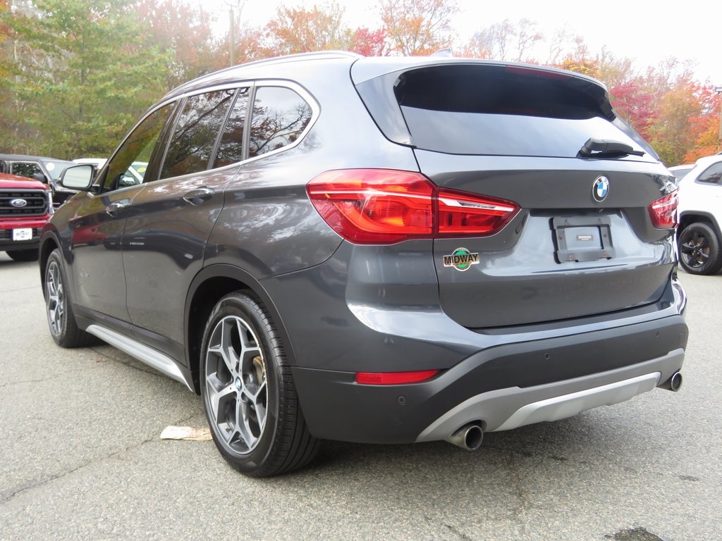 Vehicle image 9 of 28