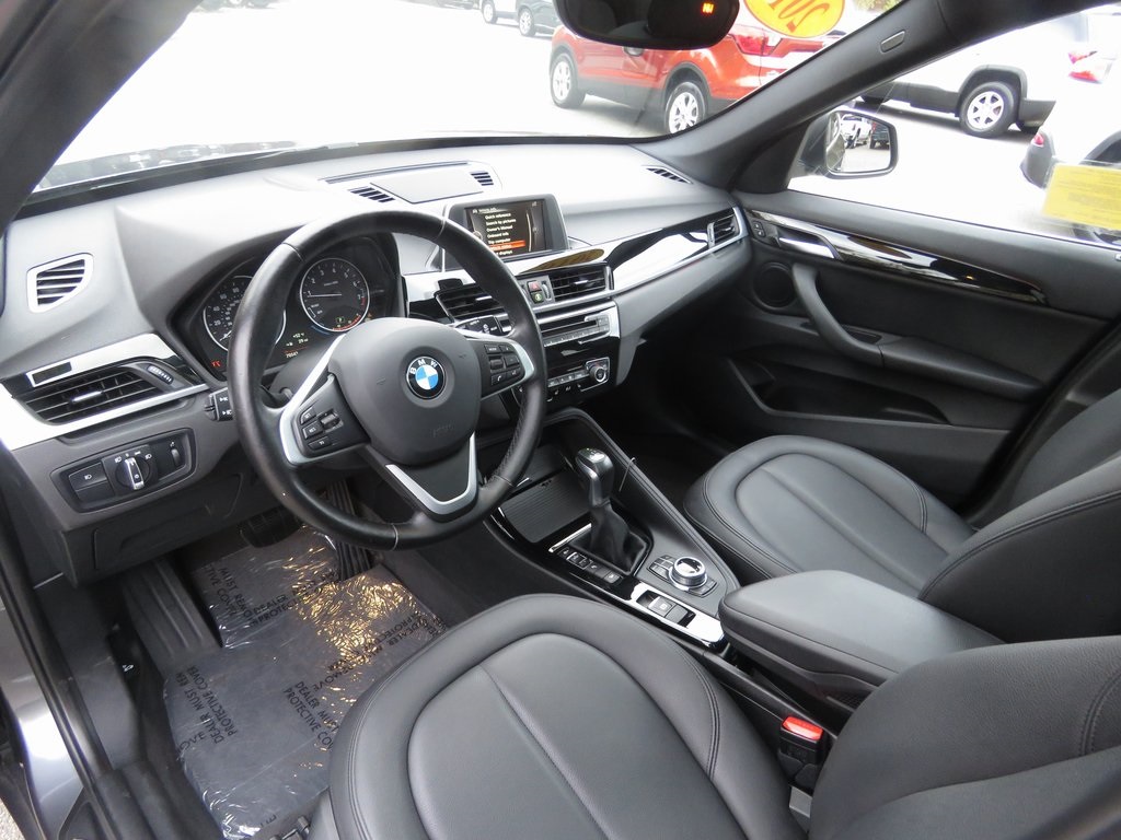 Vehicle image 12 of 28