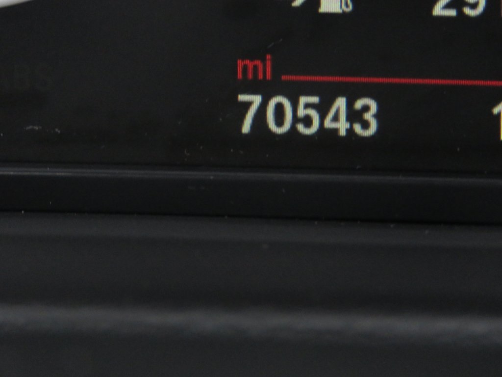 Vehicle image 21 of 28