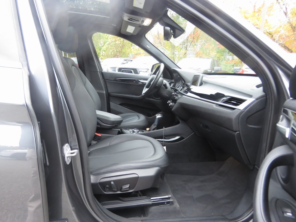 Vehicle image 14 of 28
