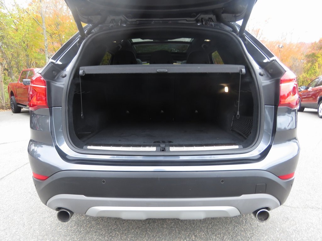 Vehicle image 18 of 28