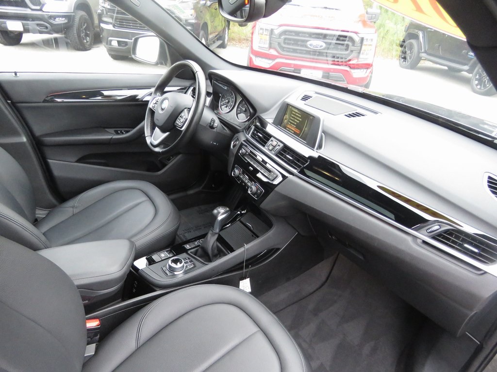 Vehicle image 13 of 28