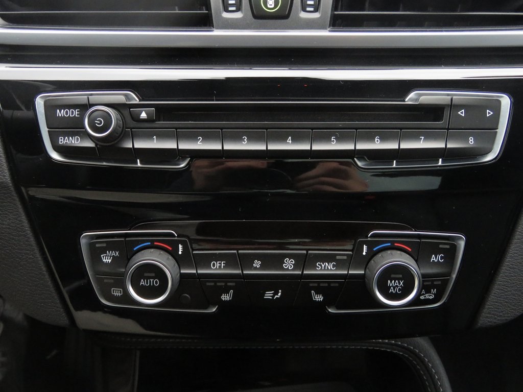 Vehicle image 24 of 28