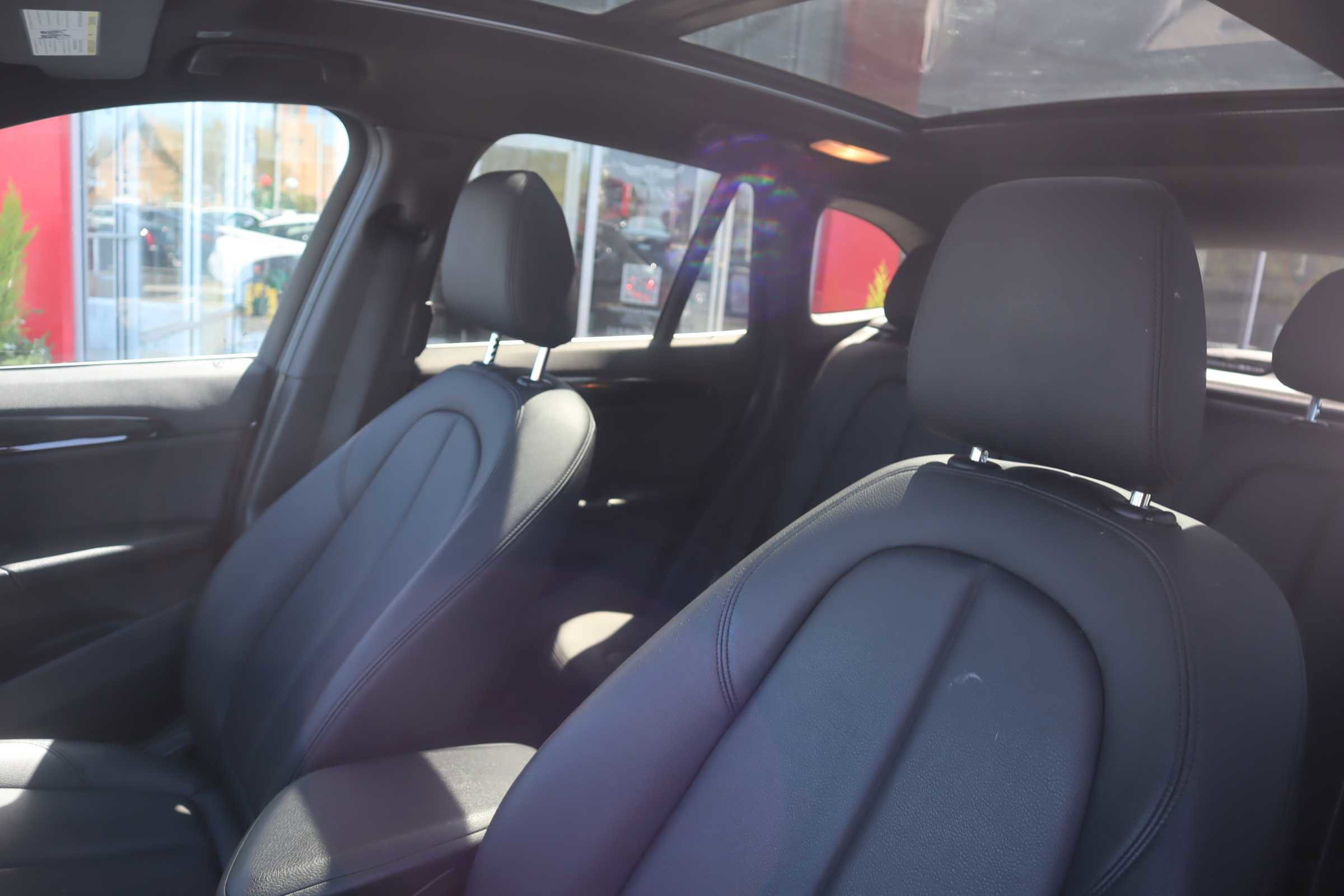 2016 BMW X1 xDrive28i Image 9 of 18