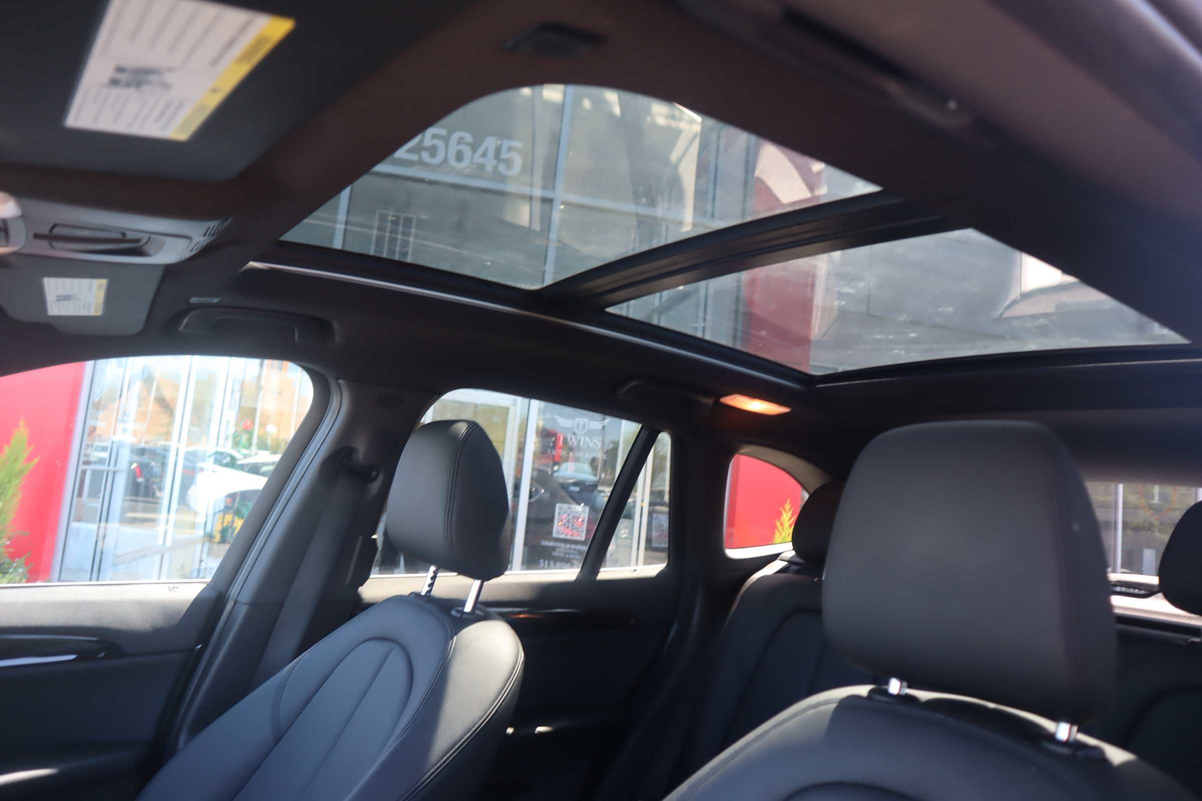 2016 BMW X1 xDrive28i Image 11 of 18