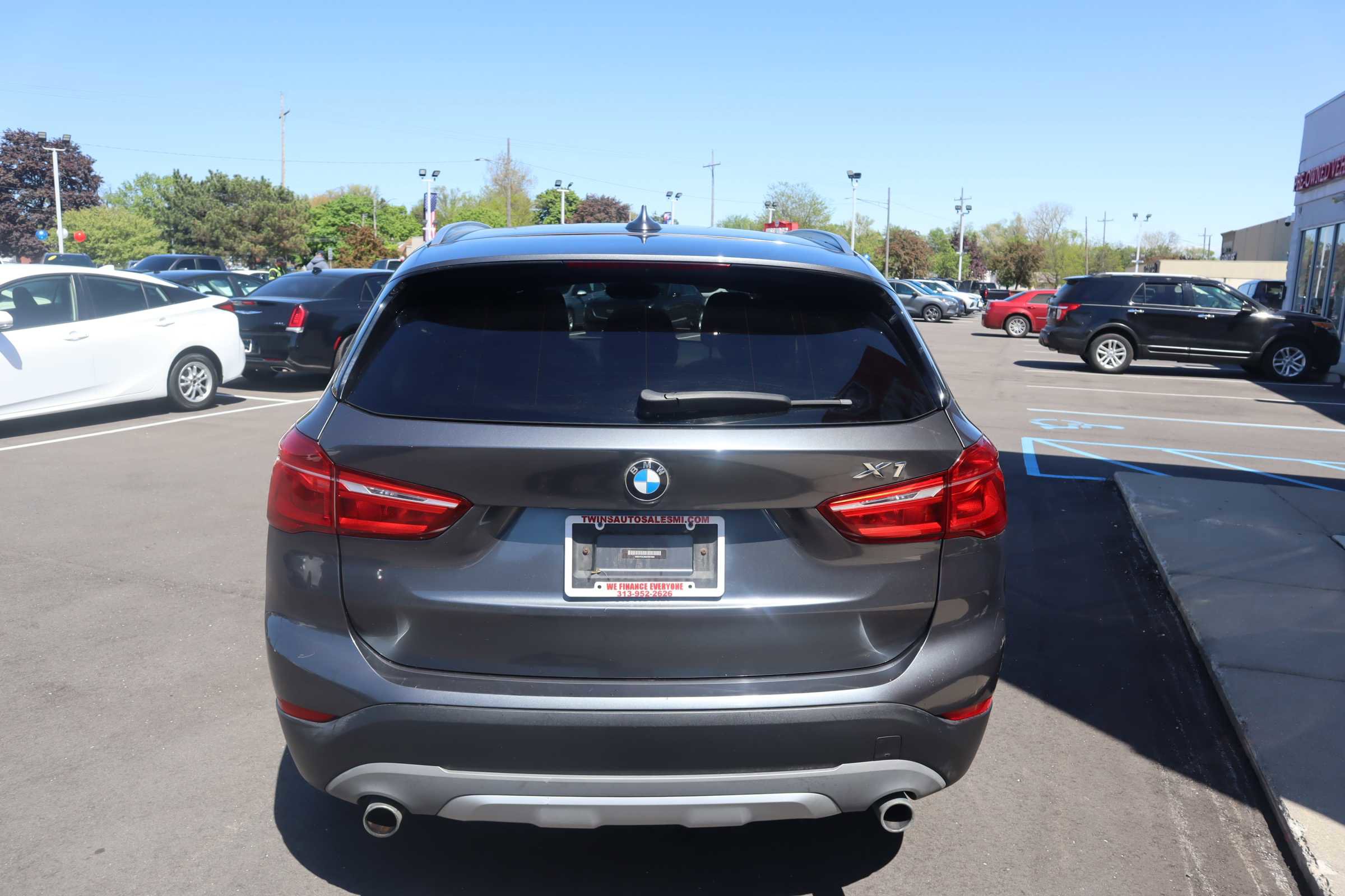 2016 BMW X1 xDrive28i Image 4 of 18